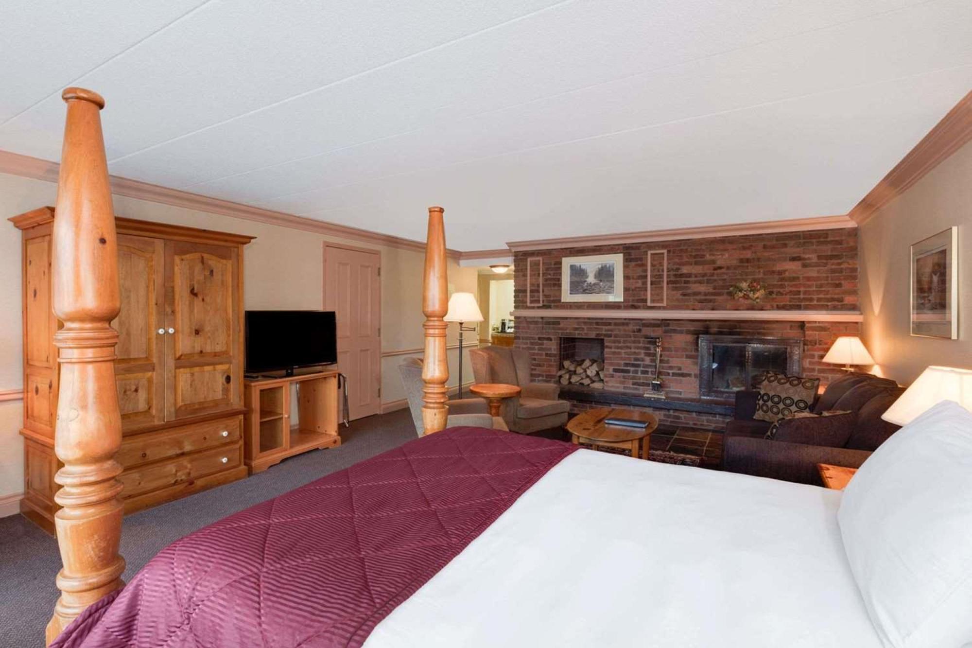Ramada By Wyndham Pinewood Park Resort North Bay Zewnętrze zdjęcie