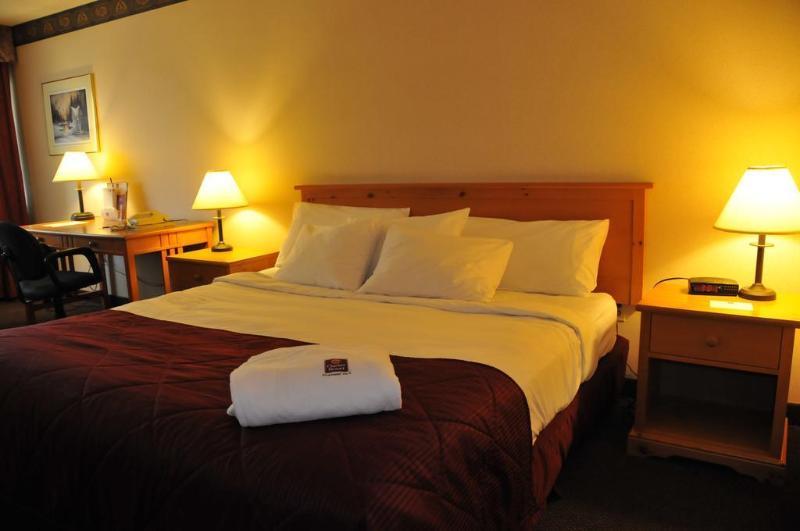 Ramada By Wyndham Pinewood Park Resort North Bay Zewnętrze zdjęcie