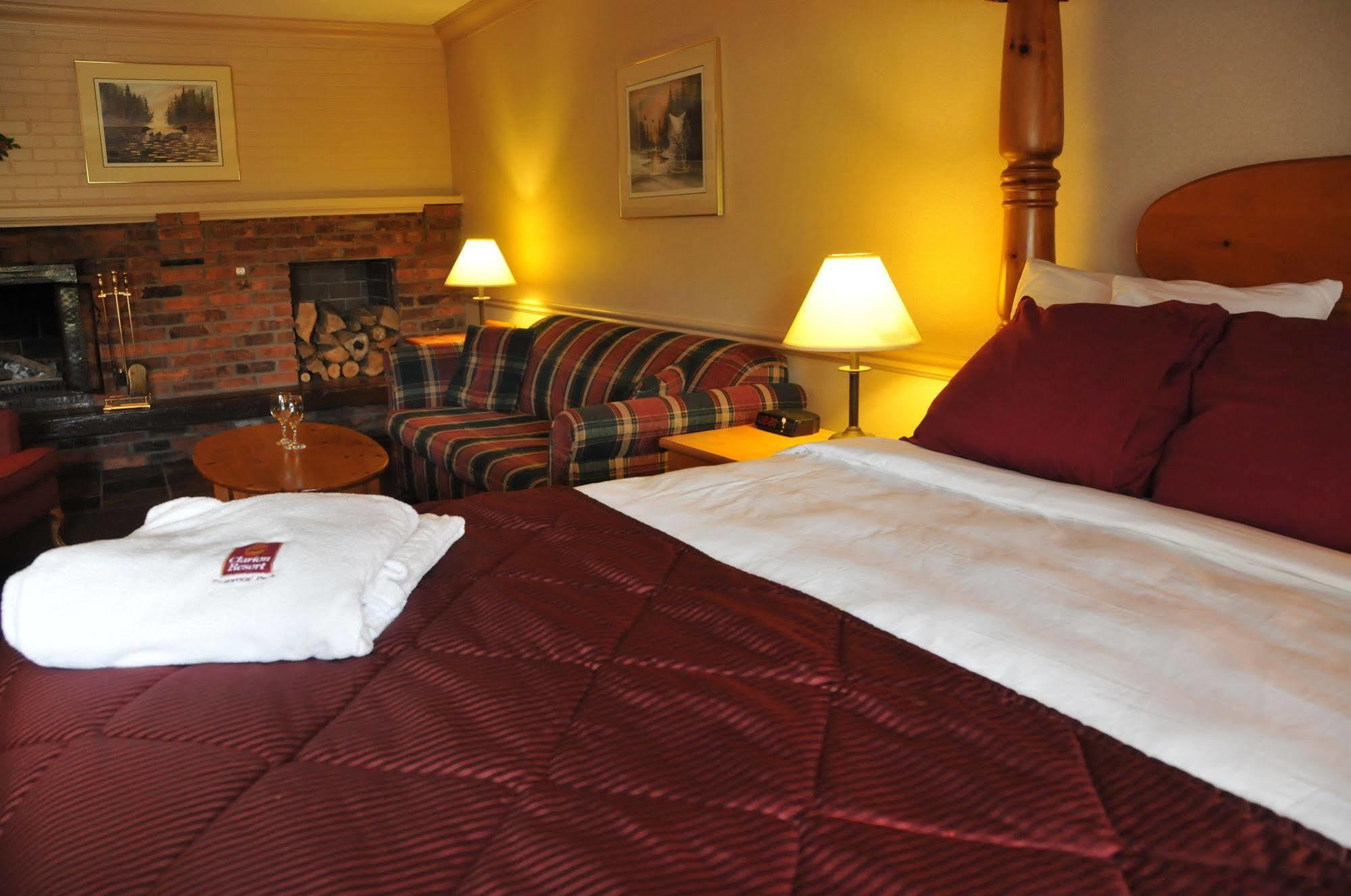 Ramada By Wyndham Pinewood Park Resort North Bay Zewnętrze zdjęcie